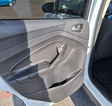 Ford Kuga cena 68900 przebieg: 122500, rok produkcji 2018 z Pabianice małe 562